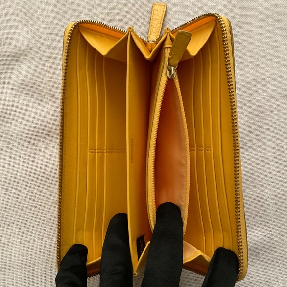 NEW Coach Accordion Embossed Snakeskin Yellow Leather Zip Wallet NWOT - Picture 8 of 15